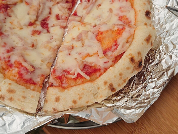 冷凍ピザのアップ画像